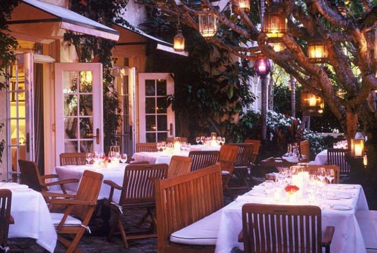 005055-01-exterior-patio-dusk-lanterns