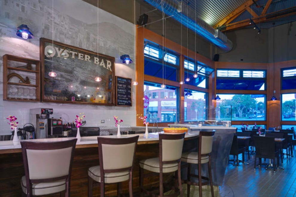 Swingers restaurant and santa monica ca