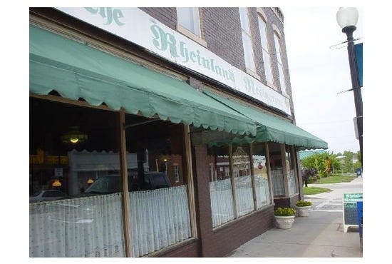 1487300-German_food_in_the_historic_downtown_district_Independence