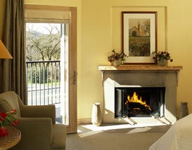 Tour Napa and Sonoma Valleys as a Romantic