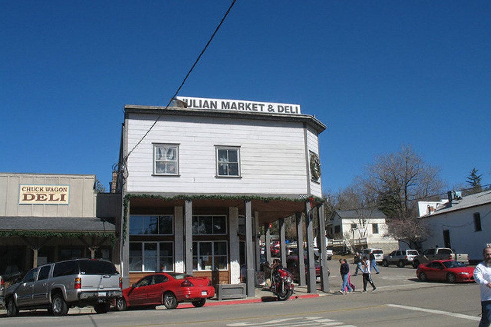 10Best Day Trip Explore Julian During Fall