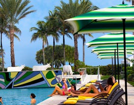 Photo courtesy of <a href="http://www.surfcomber.com/about-kimpton-hotels/index.html" target="_337748440" rel="nofollow">Surfcomber A Kimpton Hotel</a>