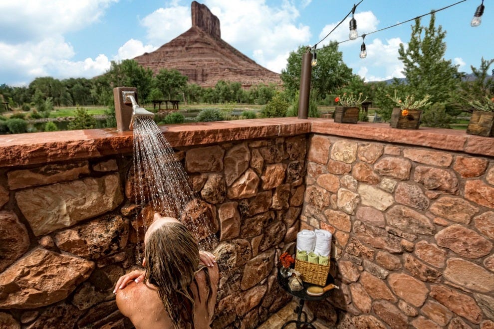 10 Hottest Hotel Showers for Two Romance Photo Gallery by