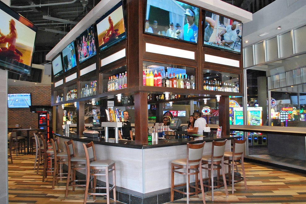 GameTime Tampa Nightlife Review 10Best Experts and Tourist Reviews