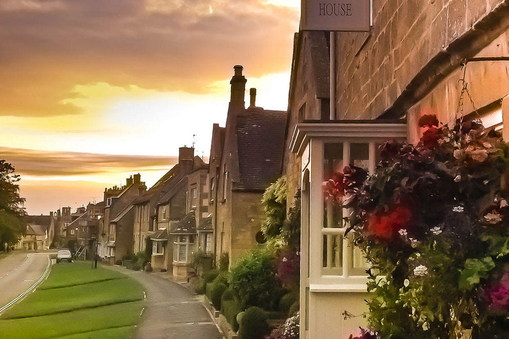 10 ways to experience Britain's charming Cotswolds
