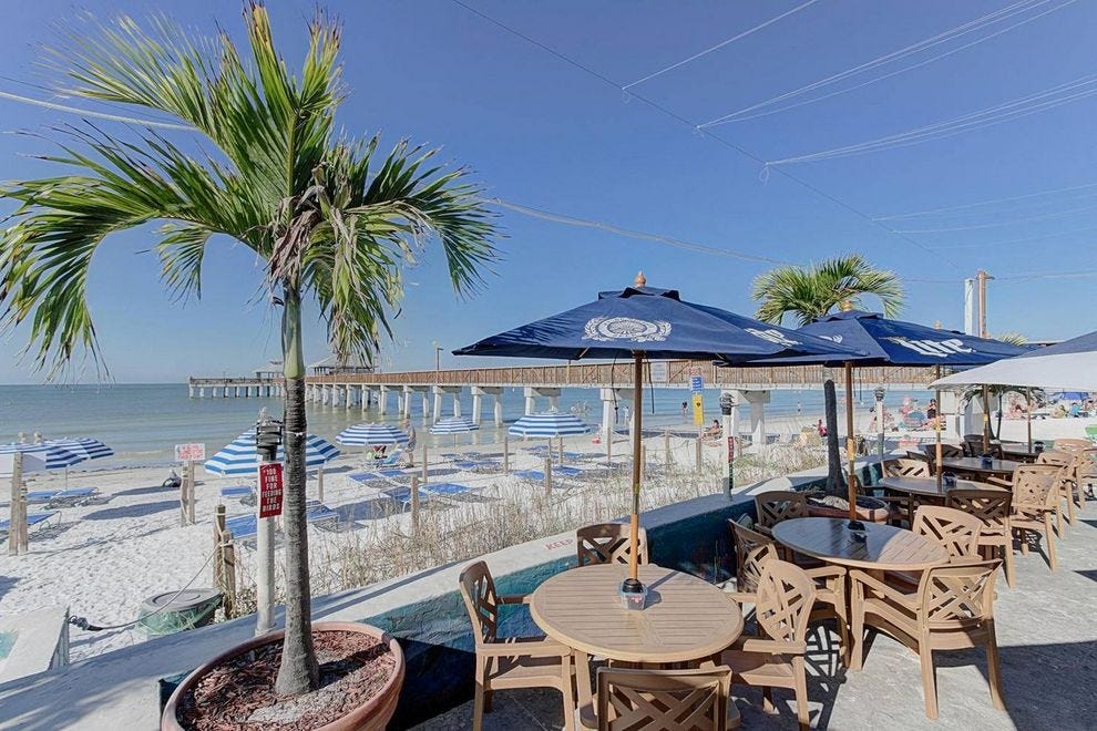 Pierside Grill and Famous Blowfish Bar Fort Myers Nightlife Review