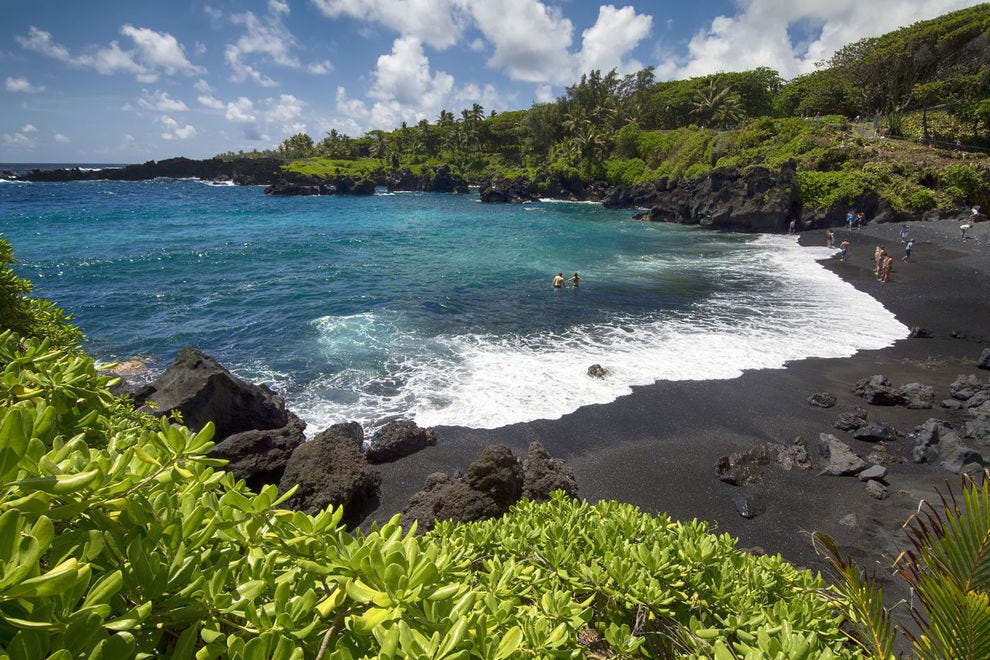 Waianapanapa Beach