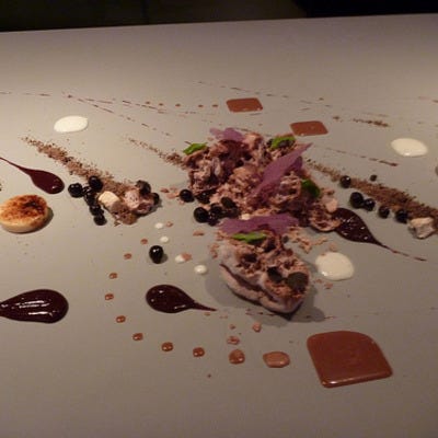 Chicago's Alinea Restaurant features Unique Non-Traditional Progressive American Cuisine