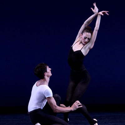 Joffrey Ballet of Chicago provides performances and classical ballet education.