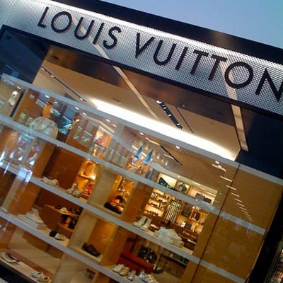 Aventura Mall is one of the best shopping in Miami, FL