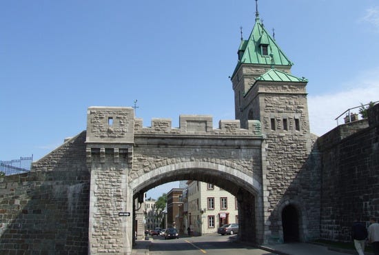 Qu%C3%A9bec_-_Fortifications_de_Qu%C3%A9bec_-_Porte_Saint-Louis_1