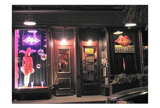 3082473-Lips_from_Bank_St_entrance_New_York_City