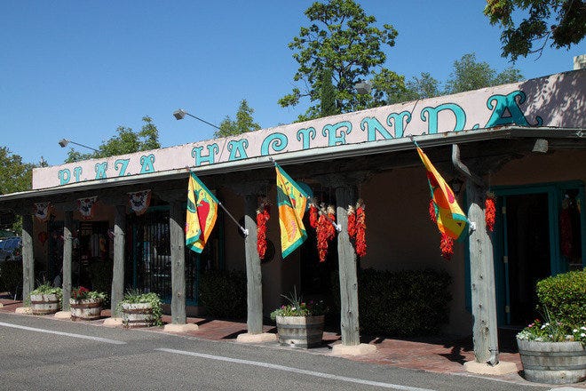 Restaurante y salón de mediodía 2