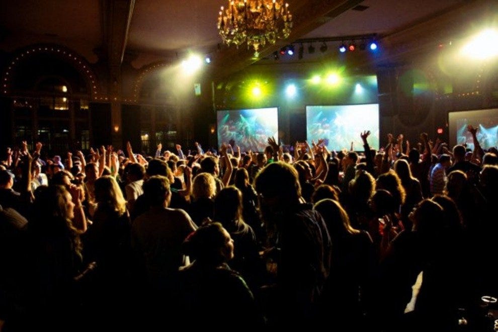 Lola S Room At The Crystal Ballroom Portland Nightlife Review