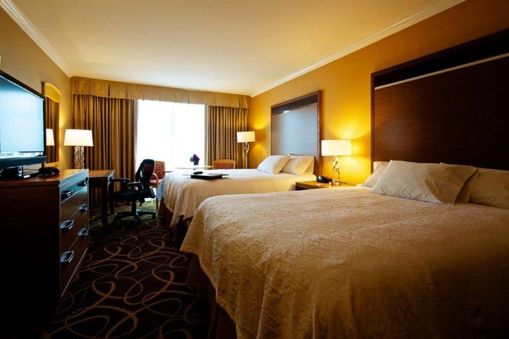 Hampton inn and suites by hilton downtown vancouver vancouver hotels