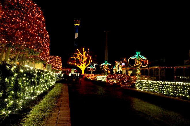 Six Flags Over Georgia Christmas 2022 Holiday In The Park At Six Flags Is One Of The Very Best Things To Do In  Atlanta