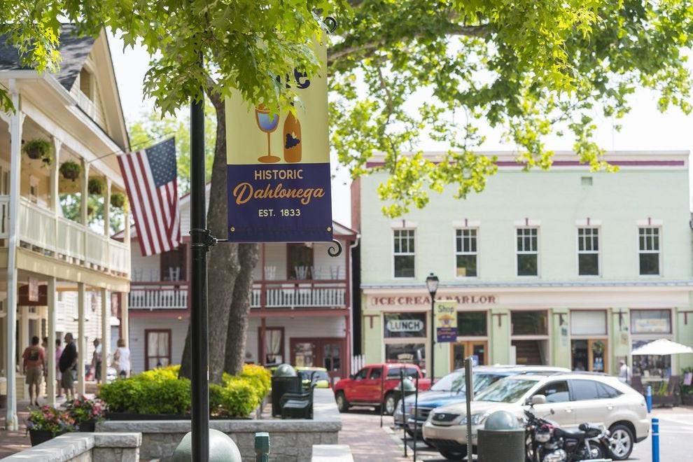 Best Small Town for Shopping Winners (2020) USA TODAY 10Best