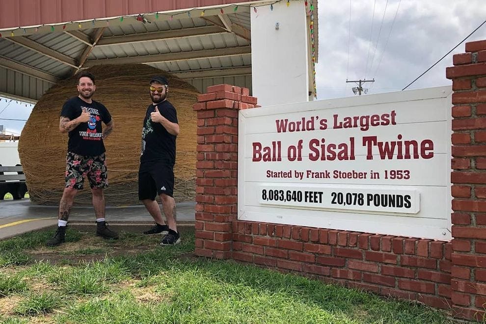 Эндрю стил. The World's largest Ball of Twine. Largest Ball of Twine. Largest Ball of Twine футболка.