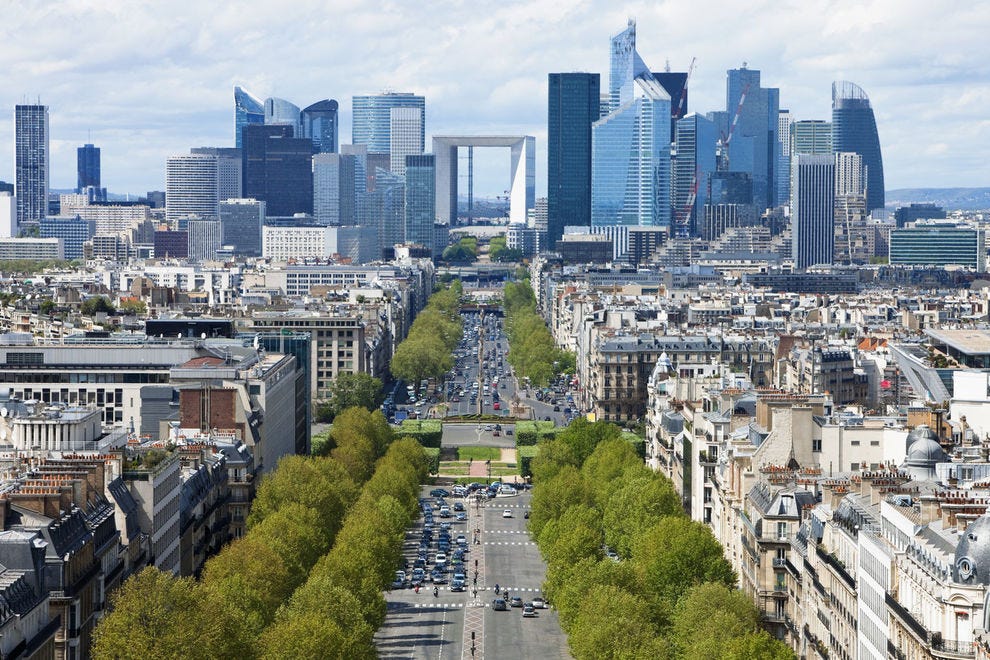 Grande Arche de la Défense in Paris