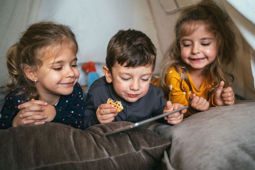 Kids enjoy online story time