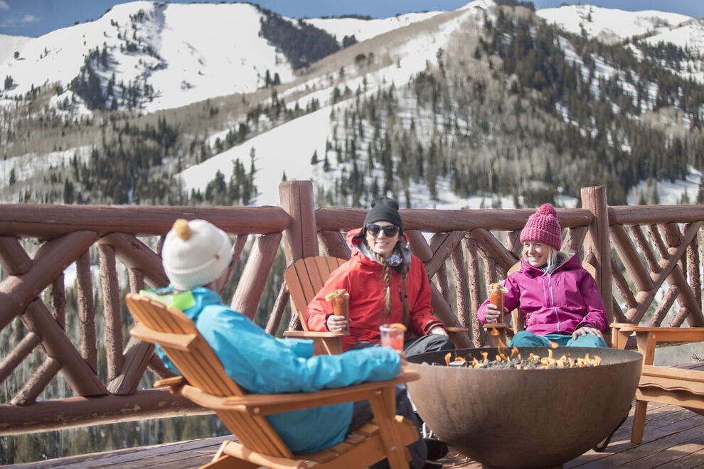 Vote - Lookout Cabin - Best On-Mountain Resort Nominee: 2021 10Best Readers' Choice Travel Awards - Vimarsana News