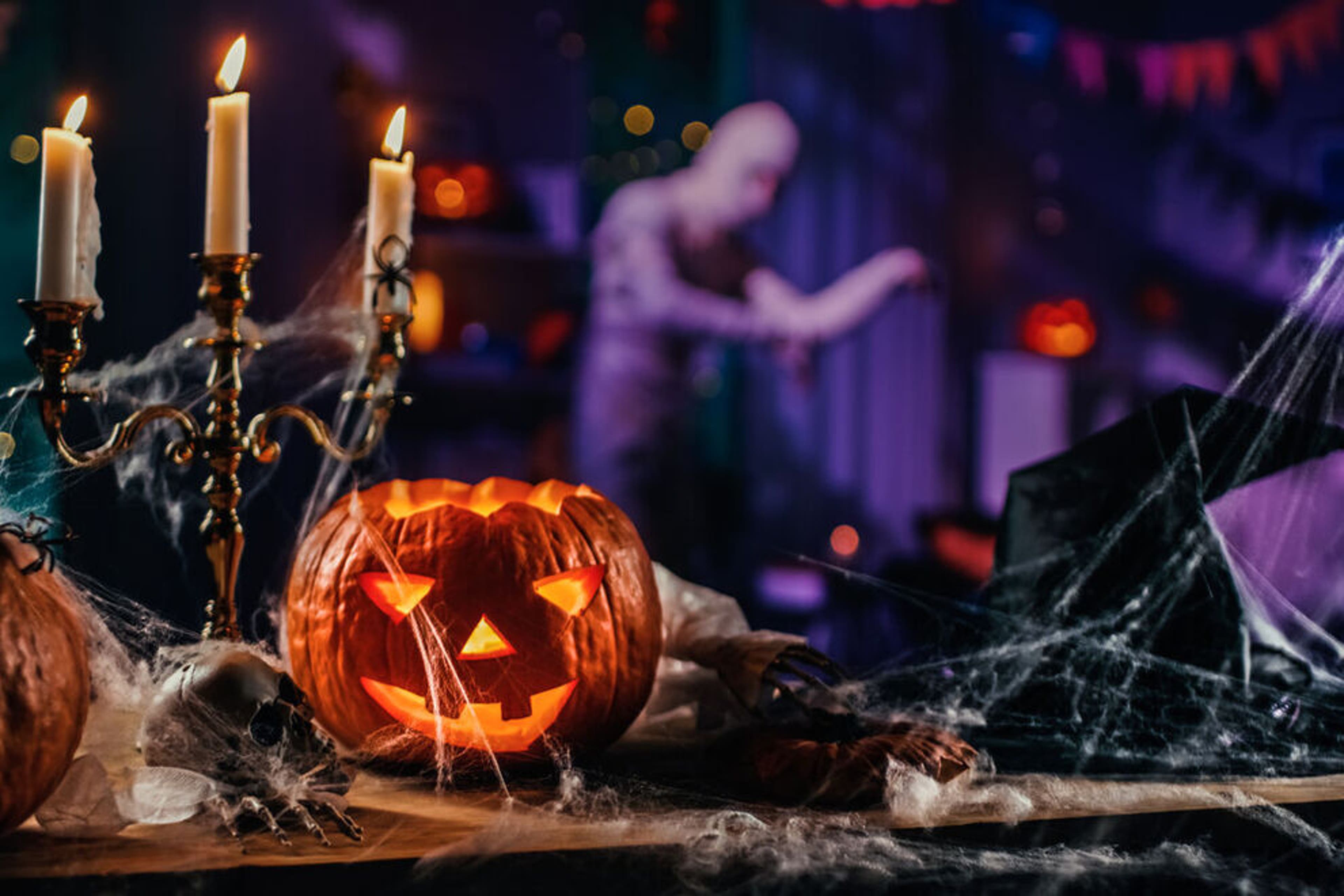 VOTE NOW: Best Haunted House / Attraction
