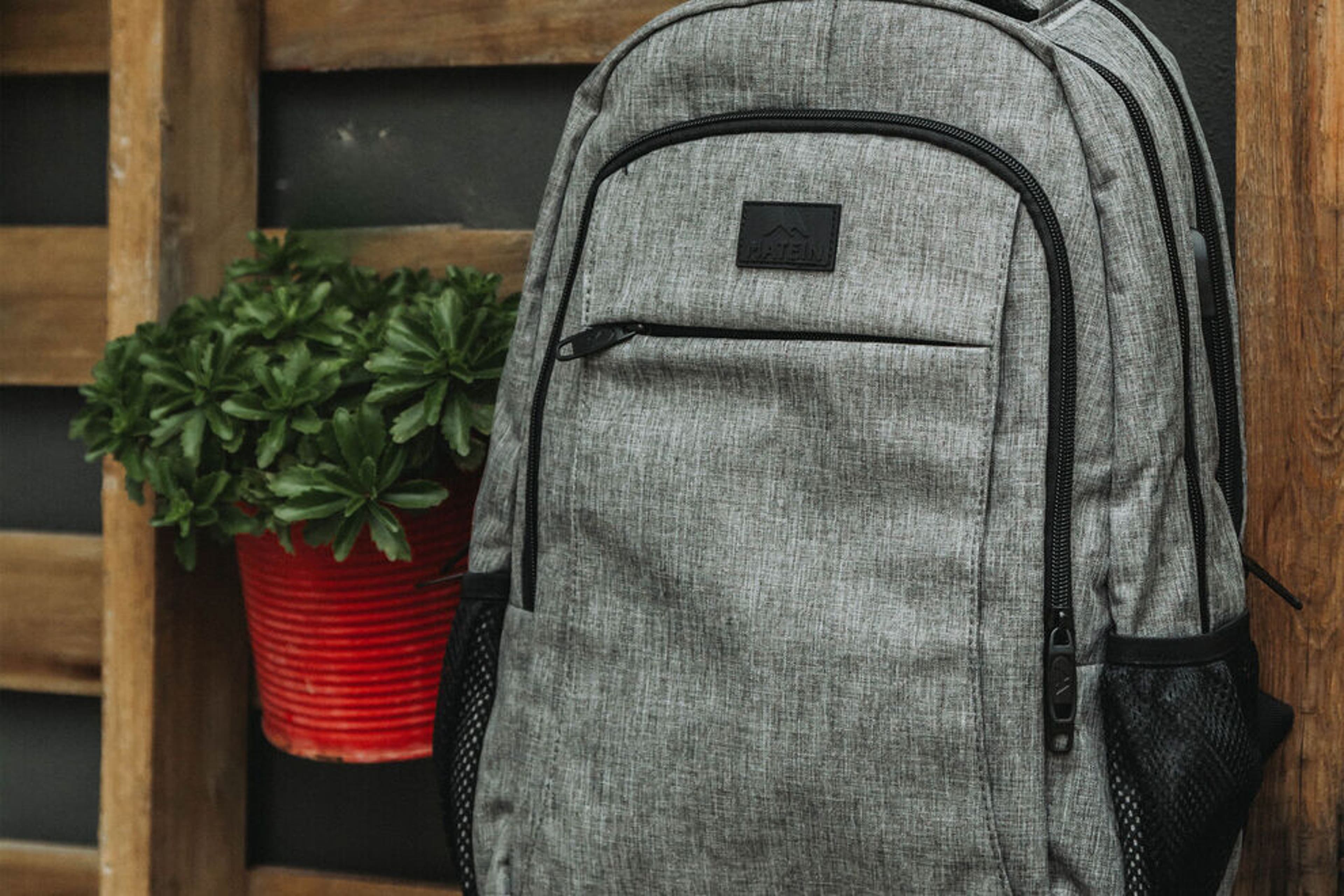 osprey aura ag backpack 65 Women's – Osprey Brando Leather Backpack in affordable sustainable clothing it includes practical features COLOR:TAMARINDOABYSS