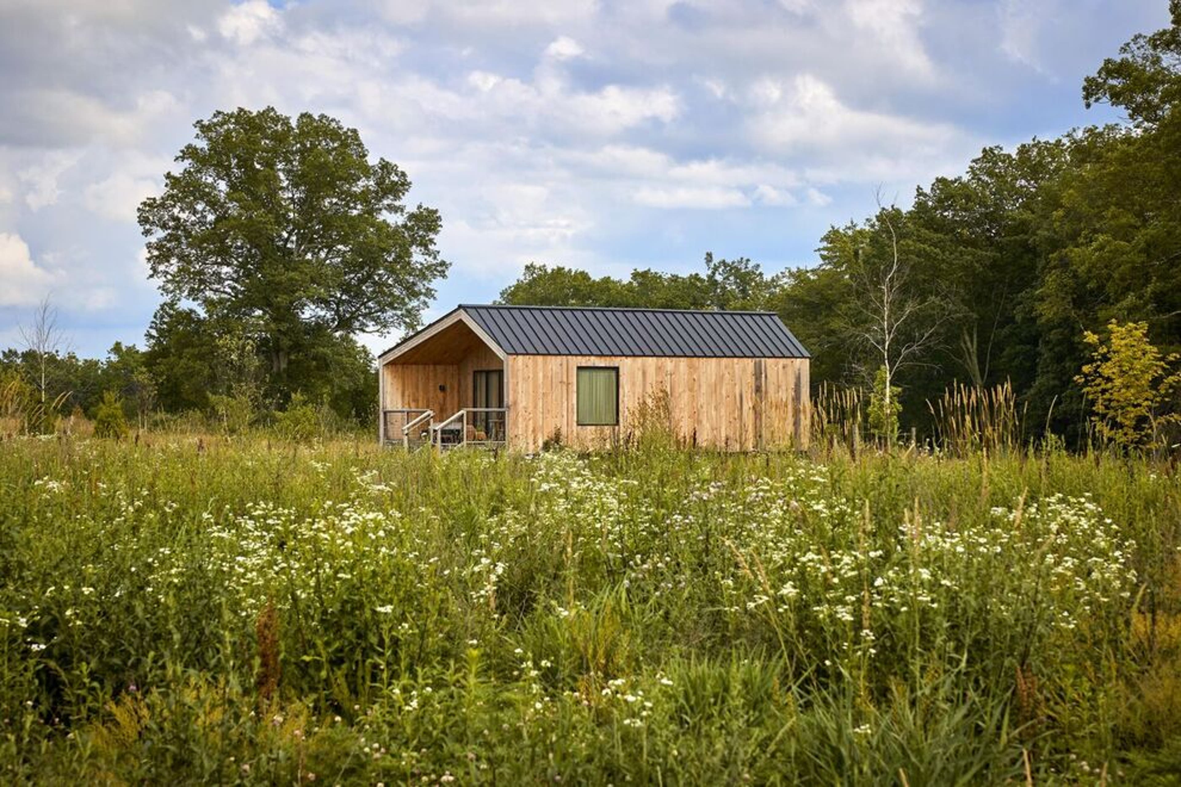 This cottage may look quaint, but it's a celebrity-darling resort.