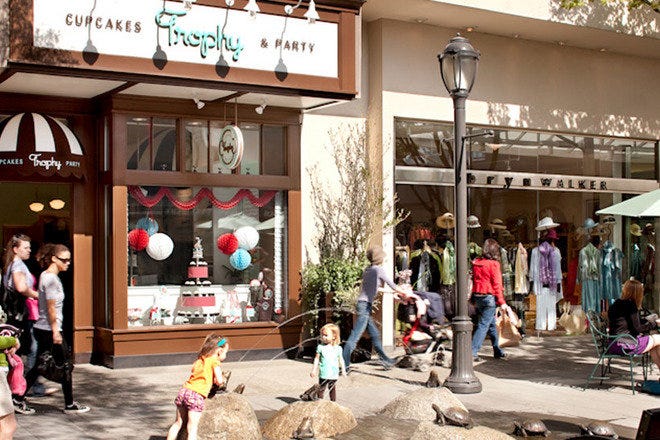 University Village: Seattle Shopping Review - 10Best Experts and
